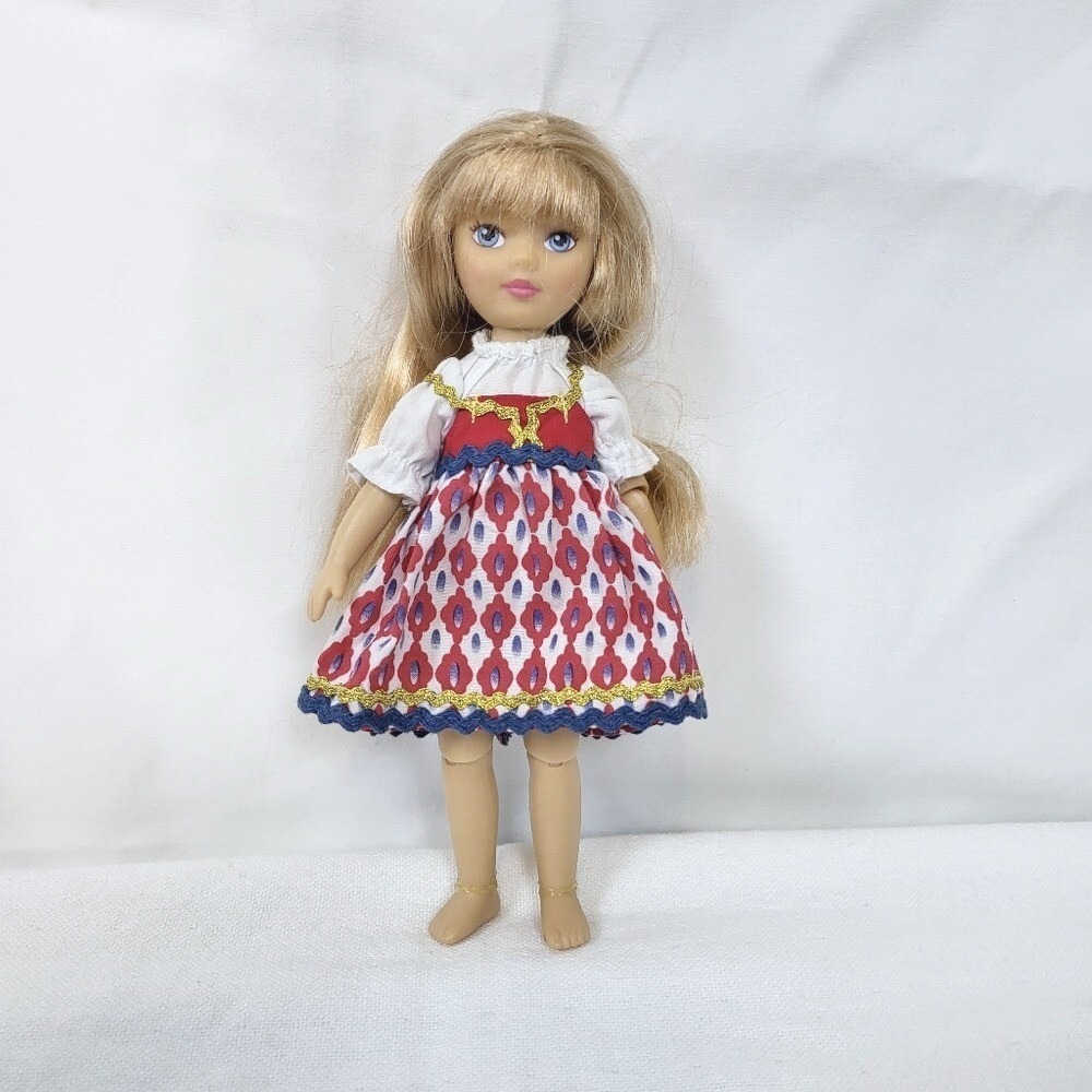 Madame Alexander Play Travel Friends 7" Privet! Russia Posable Doll 2014 #69440